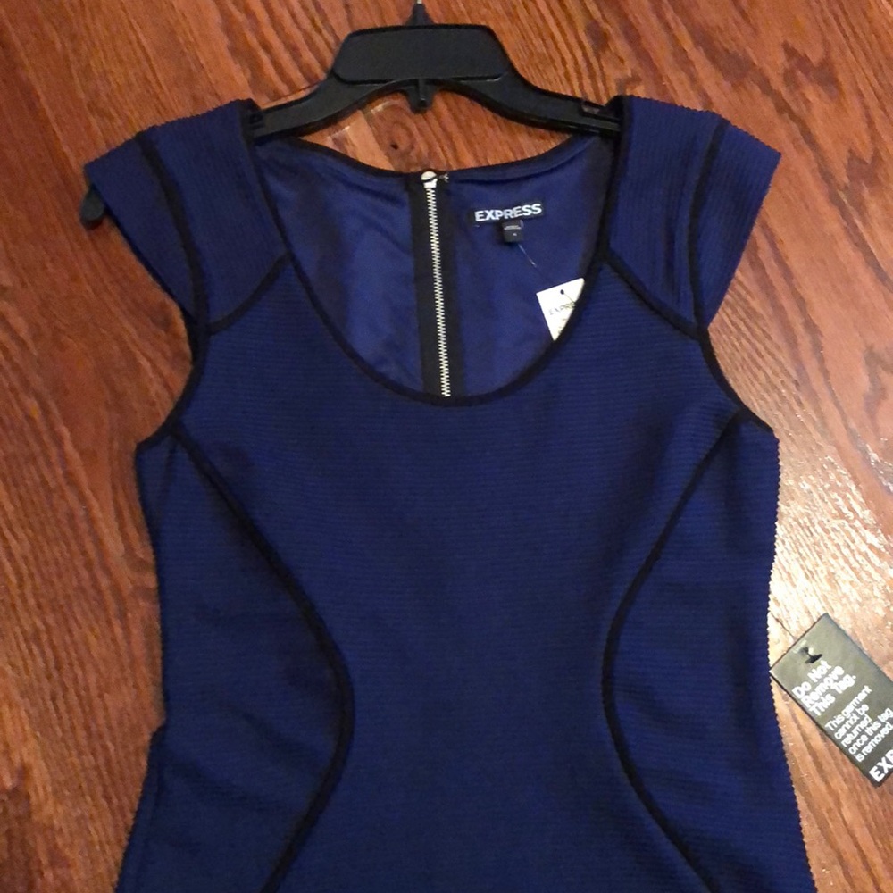 Dress - Picture 2 of 3